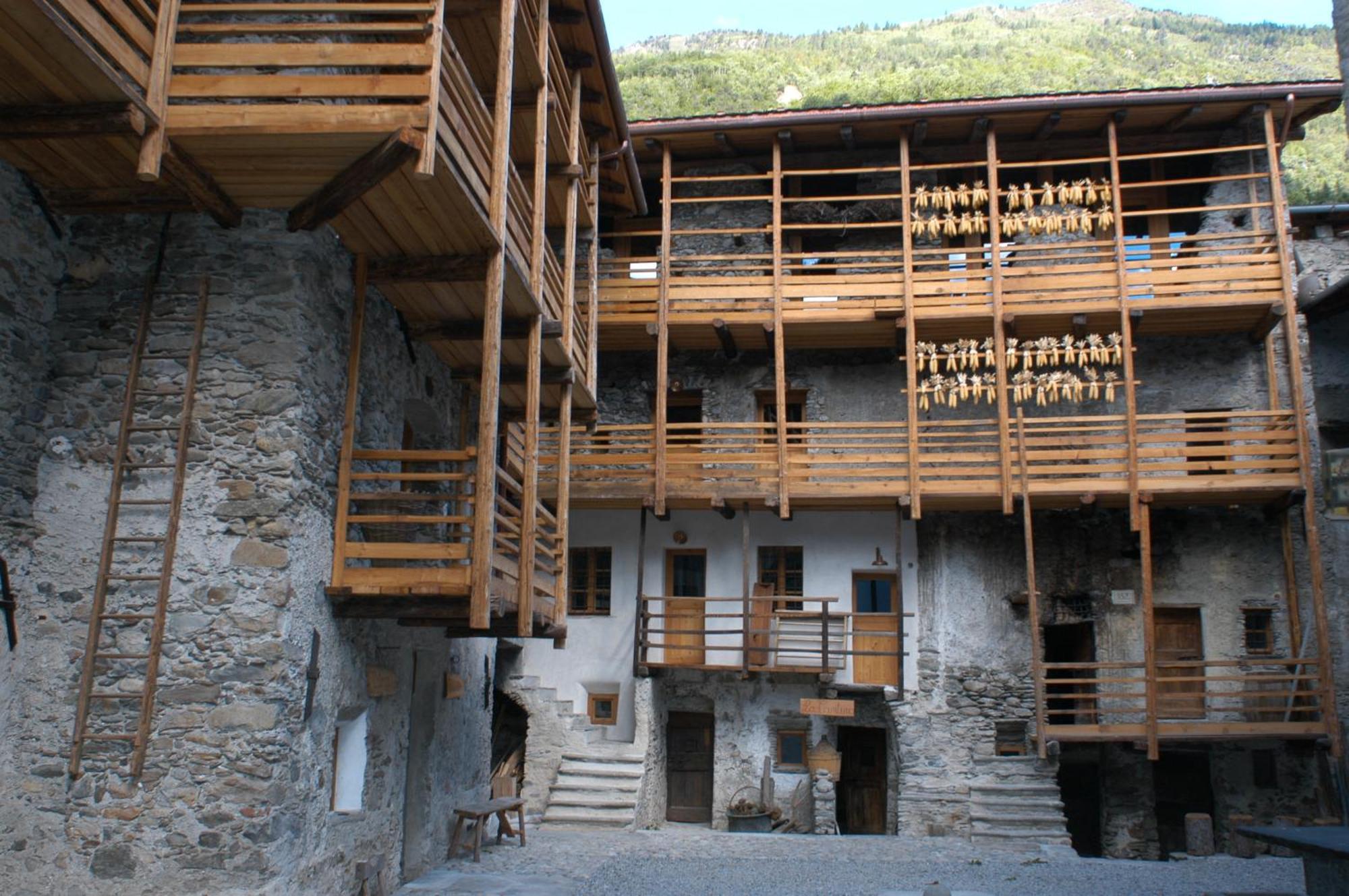 Contrada Beltramelli Villa di Tirano Exterior foto